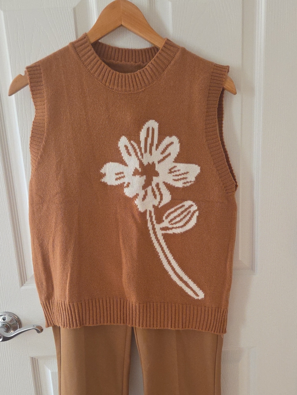 Tan Floral Knit Sleeveless Sweater Vest